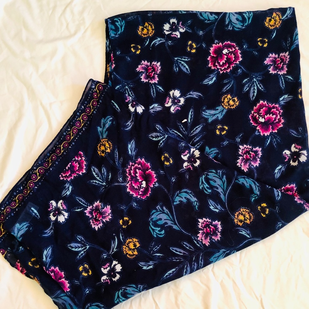 Beautifully patterned scarf!